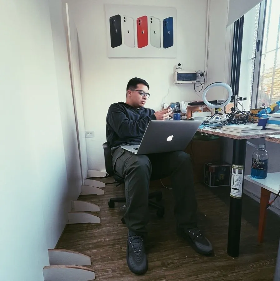 Brian Avalos, técnico de iDoctor Argentina